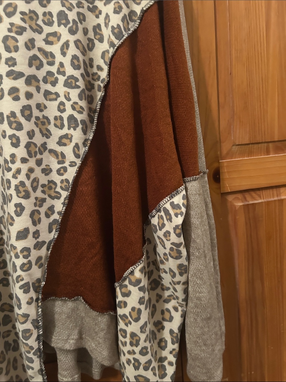 Lovely Melody Leopard Patchwork oversized, top Taupe & Rust - Picture 4 of 5